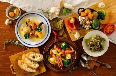 “焼きたてパン食べ放題”のベーカリーレストラン