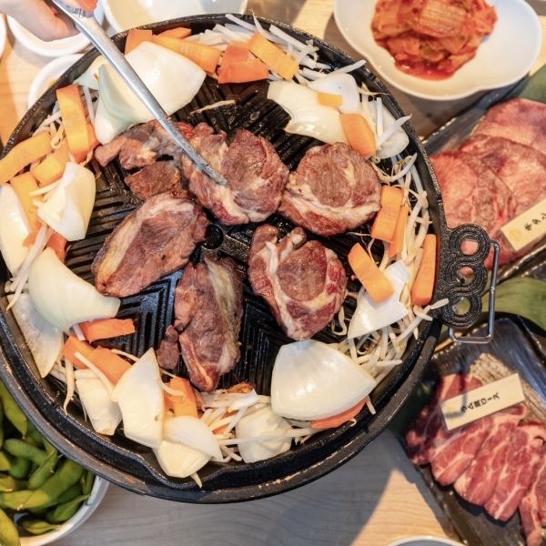 ランチは食べ飲み放題が大人気!