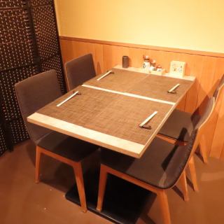 <Table seating> 4 tables for 4 people *Groups of 3-4 people are also welcome ☆