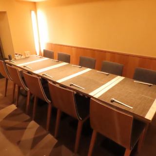 <Table seating for 6 or more> Can be combined to form a table for 10 people♪