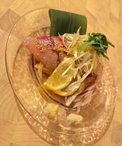 薬味たっぷりブリのカルパッチョ