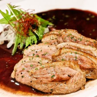 Duck meat steak (with red wine sauce)