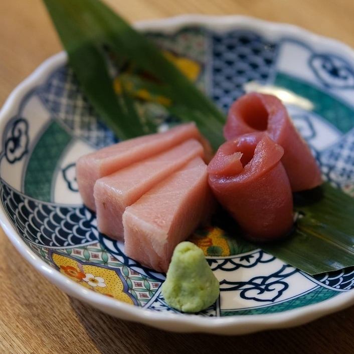 毎朝市場から仕入れた新鮮な食材をご用意。