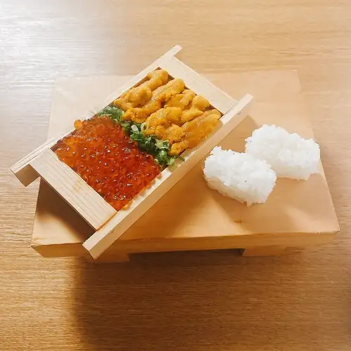 贅沢ウニといくらのそのまま出し