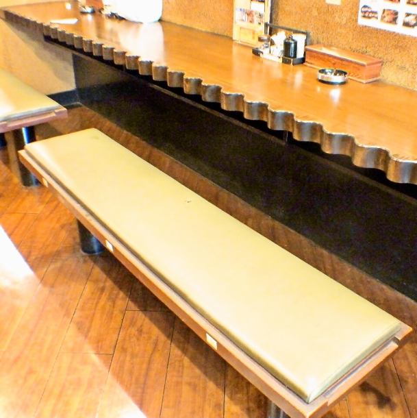 12 counter seats, with delicious yakitori with beer with a counter that will not be cramped even by a single friend alone or two on your way back from work! If you drink at a counter with the atmosphere of an old-fashioned pub, you can enjoy even more!