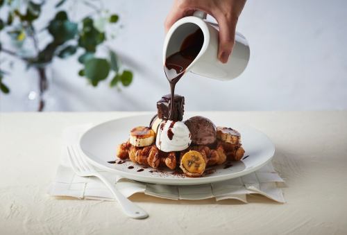 크로플 초콜릿 바나나 브뤼레