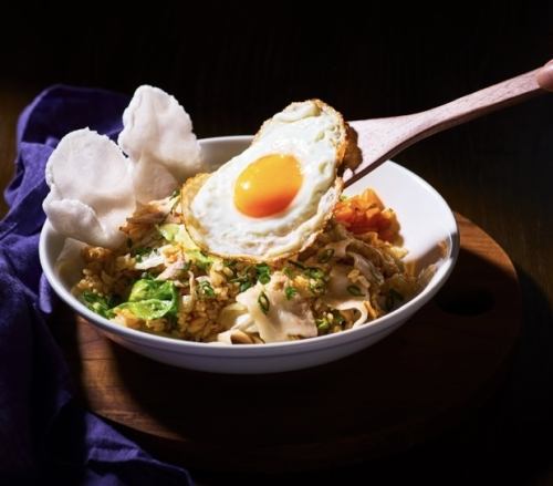 豚肉のピリ辛レタスチャーハン