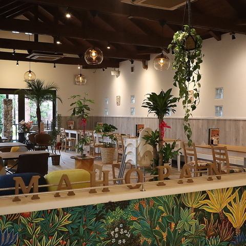 店内はインテリアにこだわったデザイン◎