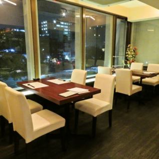 A special seat where you can see the night view ★ In the future, you can enjoy your meal while watching the domination.