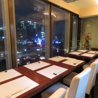 The view from the window is superb! You can enjoy your meal while enjoying the night view!