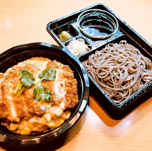 豬排蓋飯和蕎麥麵套餐