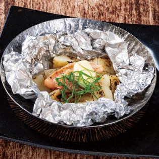 Grilled cod roe with buttered potatoes