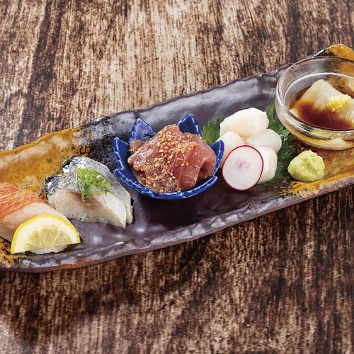 Creative sashimi platter with five kinds of sashimi