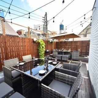 There are also seats available where you can enjoy the feeling of a private terrace!
