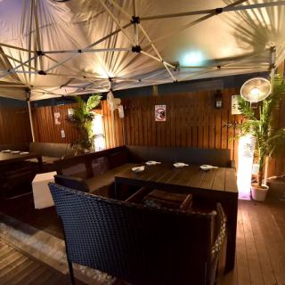 Enjoy the tent and retractable roof even in the rain!