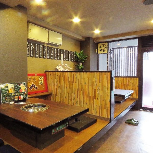 Our shop is a tatami room.We have prepared a space where you can relax.The smell of roasting meat in the atrium will inspire you! Please use it for banquets with your family and friends!