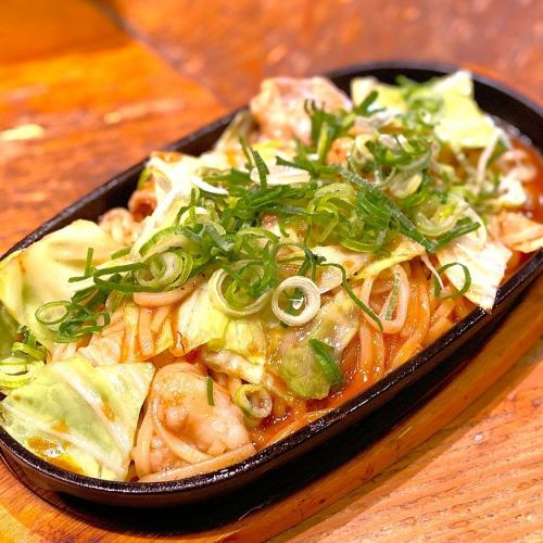◆鉄板ホルモン味噌焼うどん◆