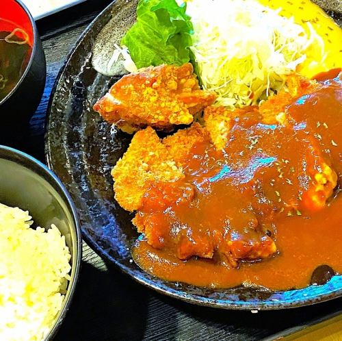 ごはん、サラダ大盛り無料！１ドリンク付
