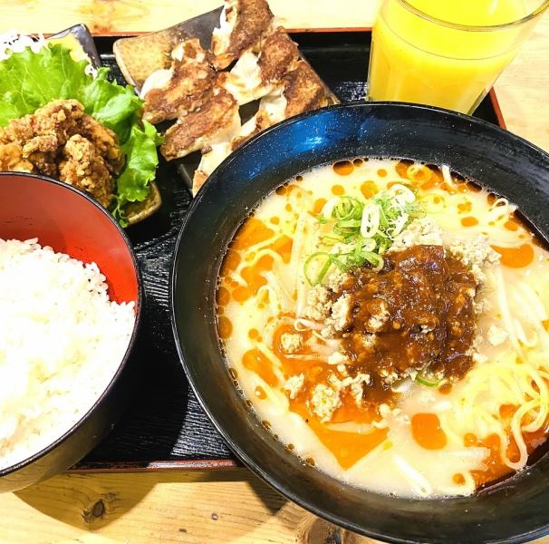 サービスランチ定食700円～お一人様の予約OK！ごはん大盛無料!!サラダ、スープ、ごはんおかわり自由!!!