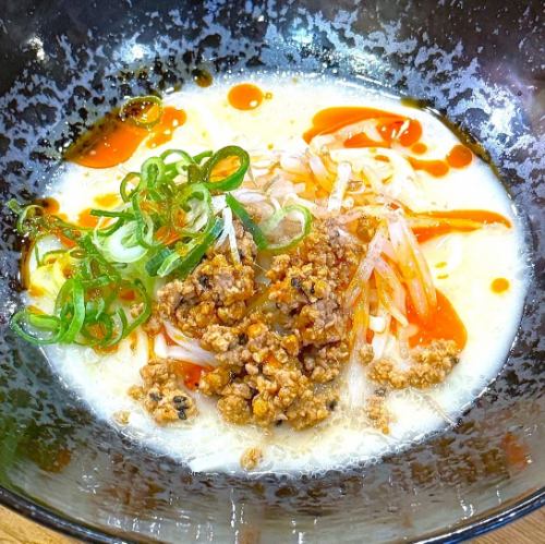 豚骨担々麺