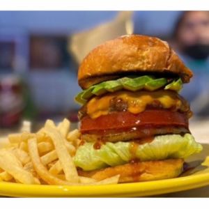 Cheddar cheese burger &avocado