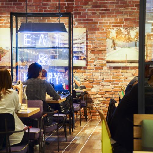 モダンな店内
