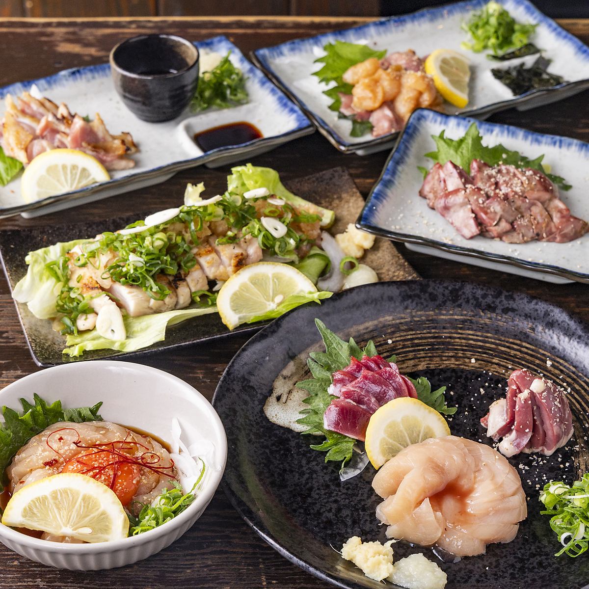 当店自慢の但馬鶏ももタタキなどとお得な飲み放題をご堪能あれ♪