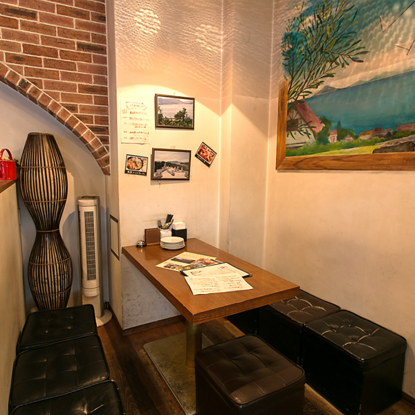 Popular small semi-private rooms rise upwards are OK for ♪ OK ♪ It is a popular seating for girls' associations and mama societies! Because there is only a little height, you can see the pretty overall atmosphere inside the shop!