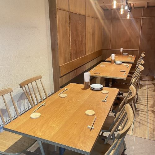 <p>【六本松駅より徒歩2分の好立地！】ご友人とのご宴会や同僚との飲み会など、幅広いシーンに応じてご利用いただけます。勿論、ご家族でのご来店も大歓迎です。</p>