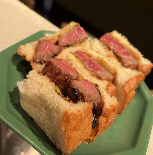 【老若男女問わず大人気】和牛炭焼きサンドイッチ