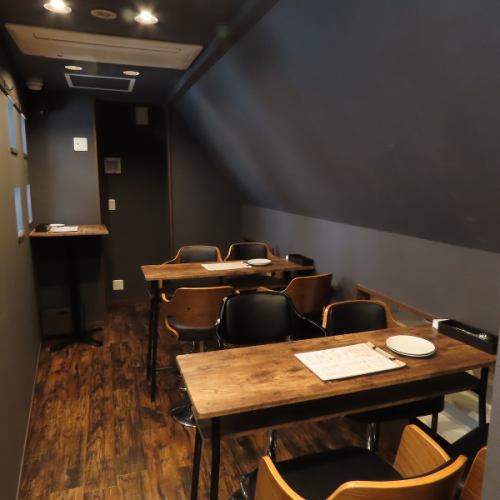 10名様~フロアを貸切でご利用いただけます!最大収容人数20名様までで少人数でも貸切宴会に対応できるお店です!会社のご宴席やご友人との飲み会、ご家族とのご夕食などに是非ご活用下さい。