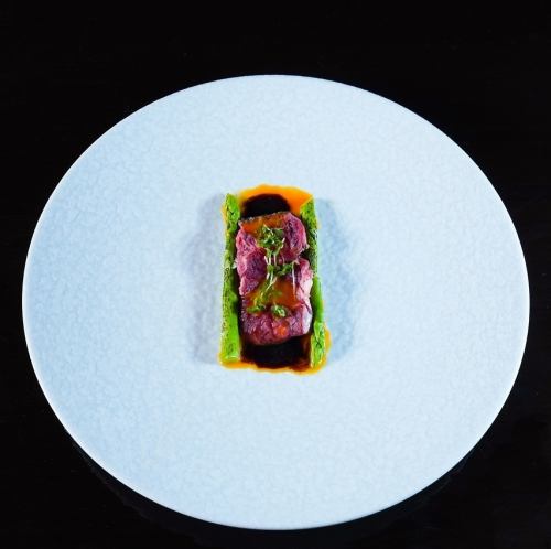 店主が調理したこだわりの一品をご堪能あれ