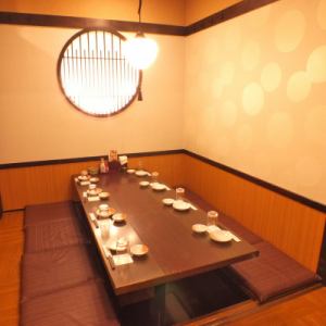 Comfortable seating for 8 people ◎ For medium-sized banquets ◎ Enjoy your meal while relaxing and relaxing ♪