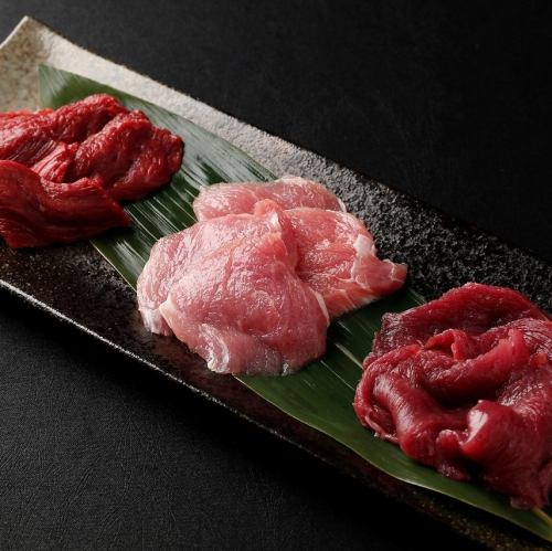 Fresh horse meat that can be eaten raw in a yakiniku style♪