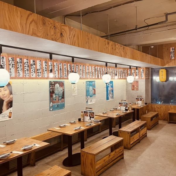 《友人との飲み会や各種宴会など普段使いにピッタリ◎》お席は様々な人数でのご案内が可能！様々なシーンに合わせてご利用のしやすい雰囲気です。