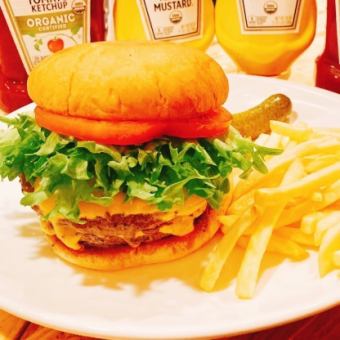 [Lunchtime Course] ◆ Three by Three Burger Combo/with fries and drink ◆ 1,750 yen (tax included)