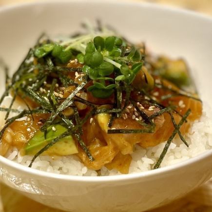 [Lunchtime course] ◆Poke bowl/drink included◆ 935 yen (tax included)