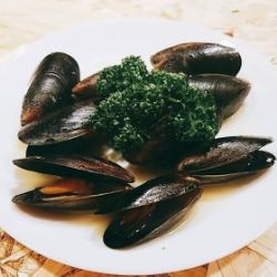 Mussels white wine steamed