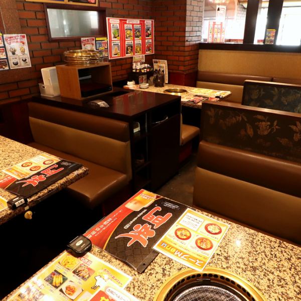 There are various types of seats, such as sunken kotatsu tatami mats and table sofa seats.People with children, acquaintances, friends, after work, banquets, etc. You can use it in various scenes.