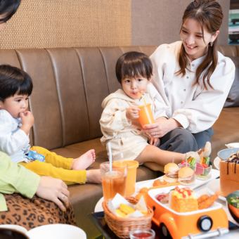 【土日祝】キッズスペース＆カラオケ個室5時間（ソフトドリンク飲み放題付き）