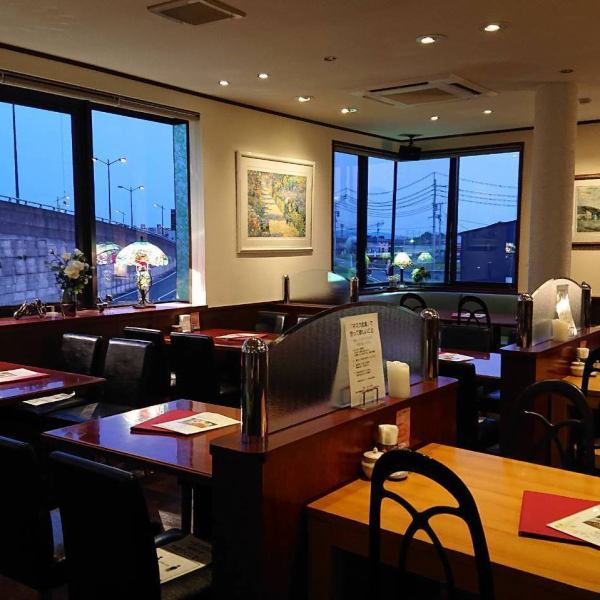 広々店内は感染症対策を行った上で営業しておりますので、安心してお越しください。