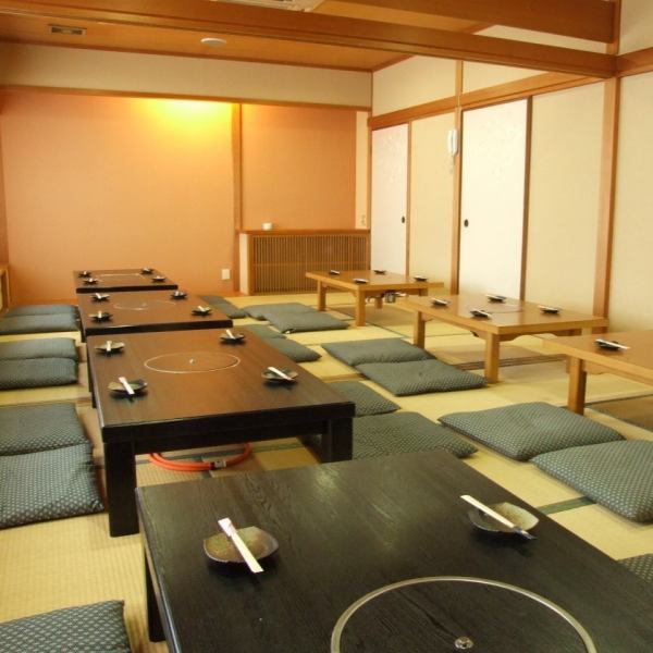 1階には掘り炬燵個室が6部屋有ります。宴会によって2名～28名迄OK。2階のお座敷は最大44名迄の宴会が可能★