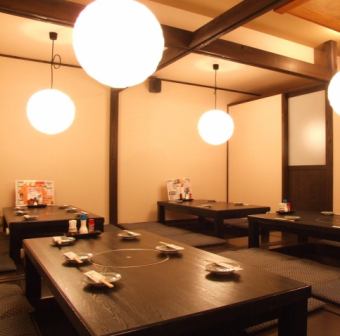 個室の仕切りを全部とったら最大28名までOK