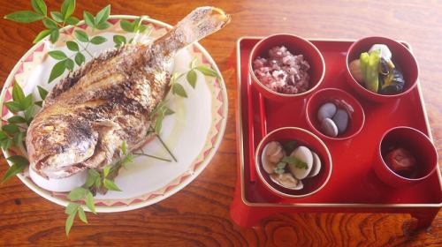 お食い初め膳/会席とセットになります会席(すみれ)3600円 (ひまわり ) 5500円 (さくら)6500円