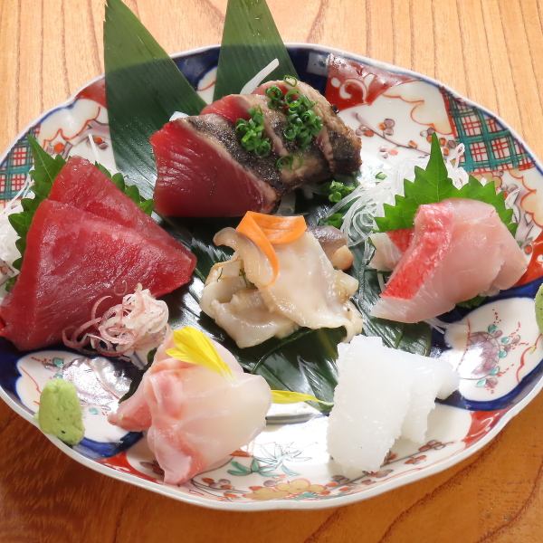 We offer fresh fish purchased from the market at reasonable prices! Our specialty is [Assorted Sashimi]