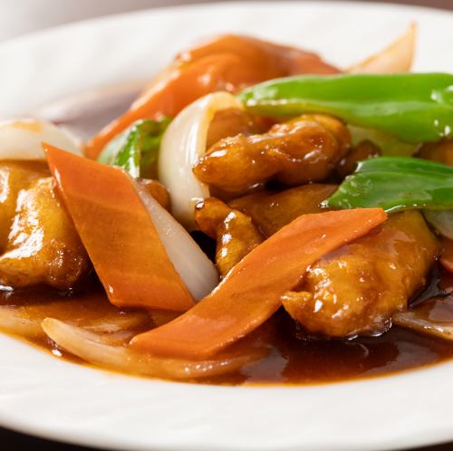 【人気】黒酢ヘレ肉酢豚/1320円~(税込)