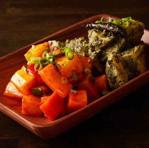 アルアチャル・クチュンバー盛り合わせ