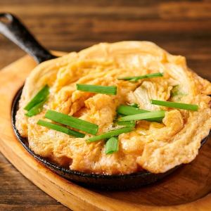 アツアツ鉄板！ふっくらニラ玉