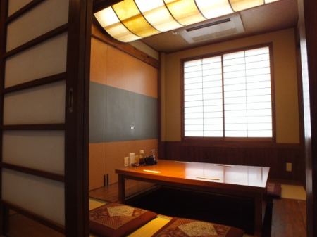 [Private room on the 1st floor] 1 room with digging seats for 8 people to relax and relax