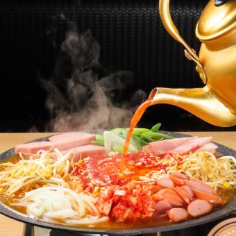 推荐：部队锅套餐（5,000日元/人，含税）含2小时无限畅饮（4人以上适用）